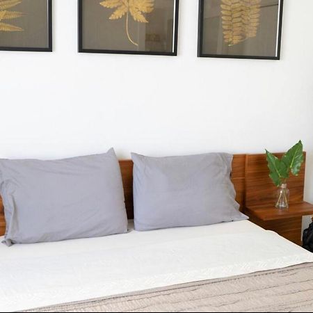 Newely Remodeled Apartment Only 1 Min To The Beach! Miami Beach Exterior photo
